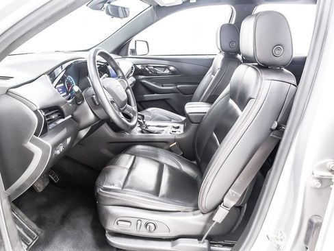 Used 2022 Chevrolet Traverse RS FWD image 27