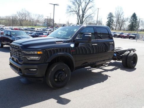 New 2026 RAM 3500 Tradesman AWD/4WD image 7