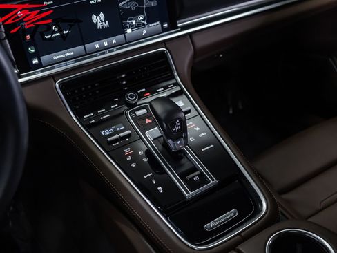 Used 2022 Porsche Panamera 4 Platinum Edition AWD/4WD image 38