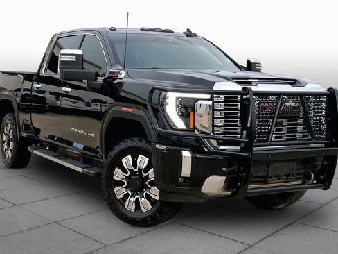Used 2024 GMC Sierra 2500 Denali w/ Denali Reserve Package image 3