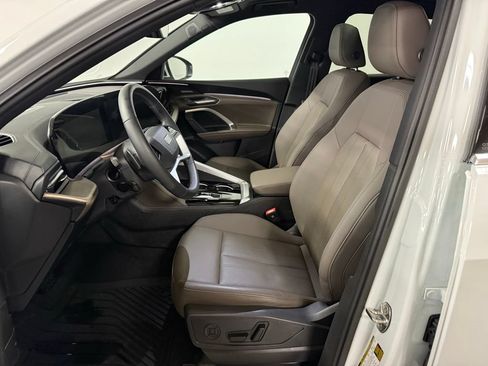 Used 2025 Audi Q5 Premium Plus w/ Premium Plus AWD/4WD image 9