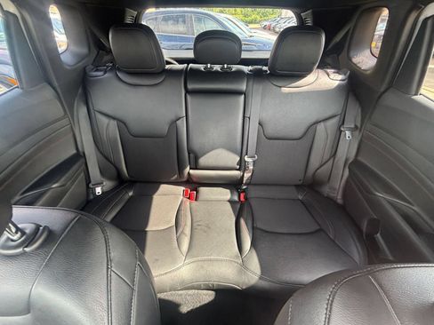 Used 2025 Jeep Compass Trailhawk AWD/4WD image 37