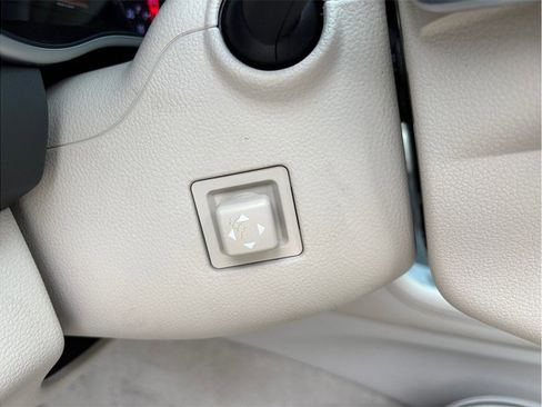 Used 2019 Genesis G70 3.3T Design image 24