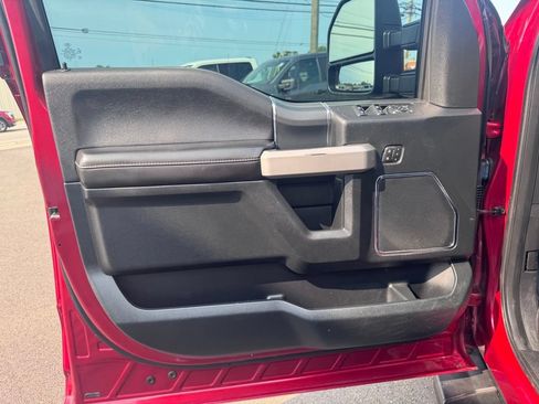 Used 2019 Ford F150 Lariat w/ Equipment Group 502A Luxury AWD/4WD image 6