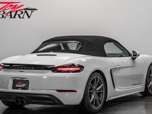 Used 2017 Porsche 718 Boxster S image 13