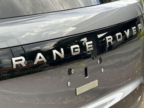 Used 2024 Land Rover Range Rover SE AWD/4WD image 10