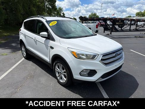 Used 2018 Ford Escape SE FWD image 2