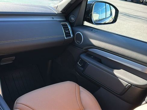 New 2026 Land Rover Discovery Limited Edition image 23