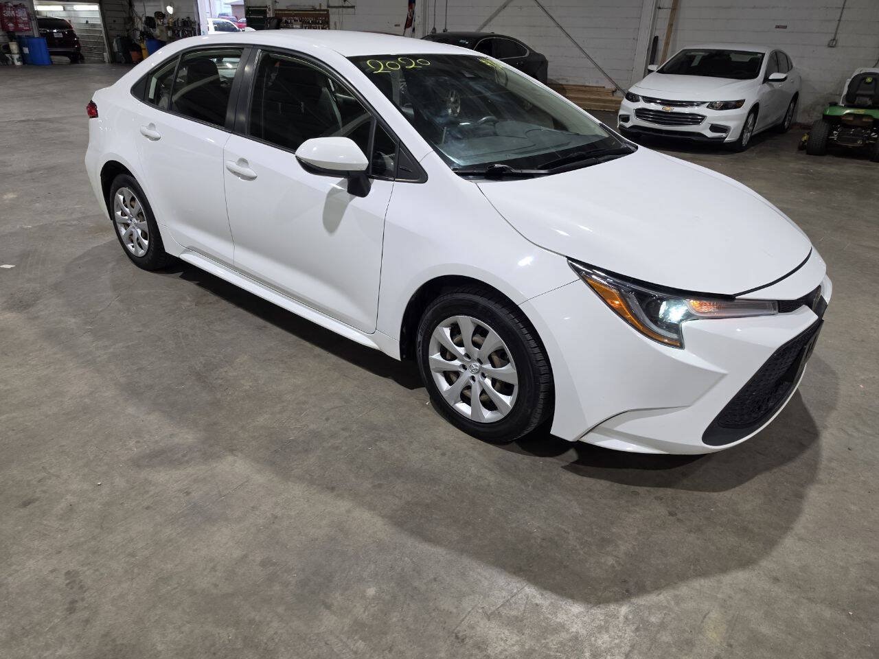 Used 2020 Toyota Corolla LE FWD image 18