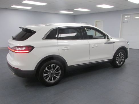 Used 2023 Lincoln Nautilus AWD w/ Premium Package image 4