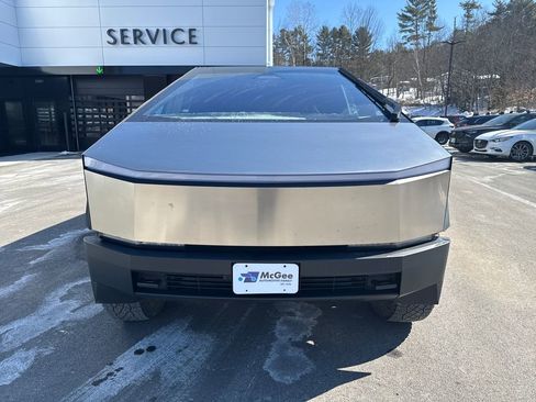 Used 2024 Tesla Cybertruck AWD Crew Cab image 8