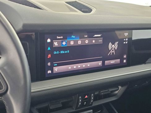 Used 2025 Porsche Cayenne image 25