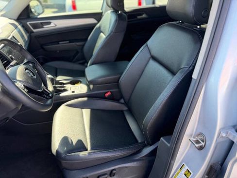 Used 2018 Volkswagen Atlas SE image 14