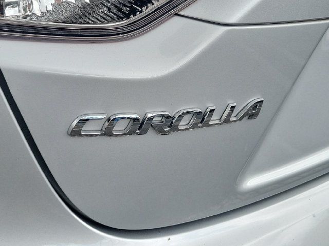 Used 2024 Toyota Corolla LE w/ LE Convenience Package FWD image 5