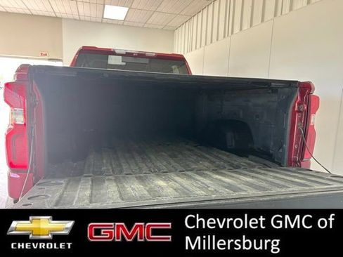 Used 2019 Chevrolet Silverado 1500 High Country w/ Technology Package AWD/4WD image 12