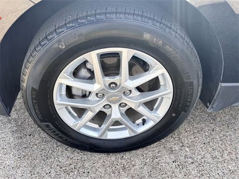 Used 2023 Chevrolet Equinox LT image 9