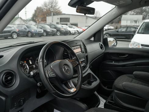 Used 2017 Mercedes-Benz Metris Van 4D image 6