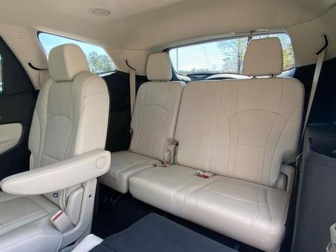 Used 2023 Buick Enclave Essence w/ Experience Buick Package AWD/4WD image 28