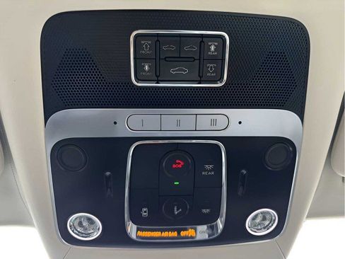 Used 2022 Bentley Flying Spur W12 image 46