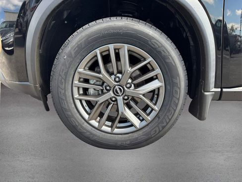 Used 2022 Nissan Rogue S image 12