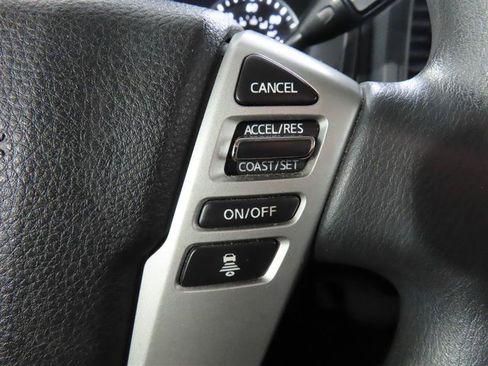 Used 2022 Nissan Titan SV RWD image 21