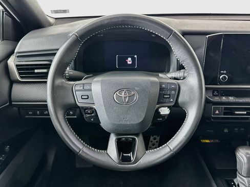 Used 2025 Toyota Camry SE FWD image 18