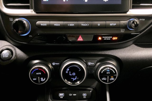 Used 2025 Hyundai Venue SEL FWD image 32