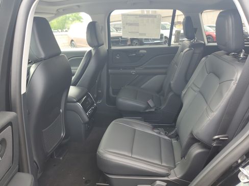 New 2026 Lincoln Aviator AWD image 23