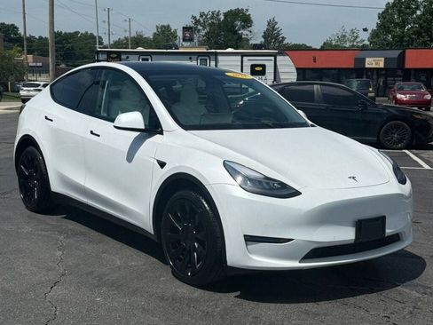 Used 2021 Tesla Model Y Long Range AWD/4WD image 2