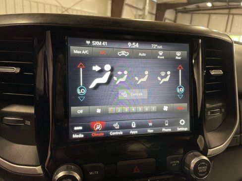 Used 2020 RAM 1500 4x4 Crew Cab image 23