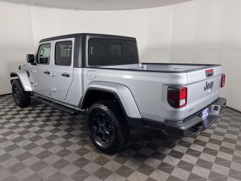 Used 2023 Jeep Gladiator Sport AWD/4WD image 10