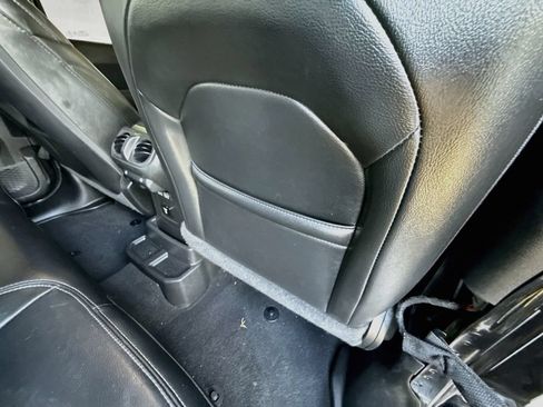 Used 2022 Jeep Wrangler Unlimited Sahara AWD/4WD image 32