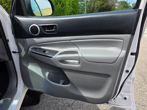 Used 2015 Toyota Tacoma PreRunner w/ TRD Sport Package image 28