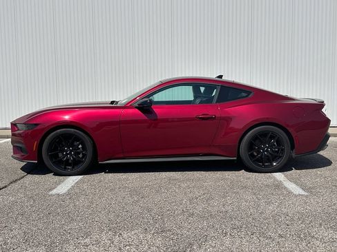 Used 2025 Ford Mustang Premium RWD image 3
