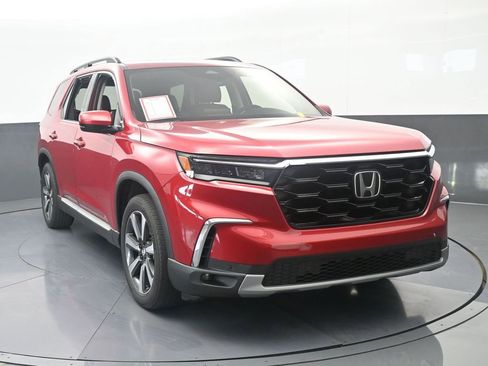 Used 2024 Honda Pilot Touring image 9