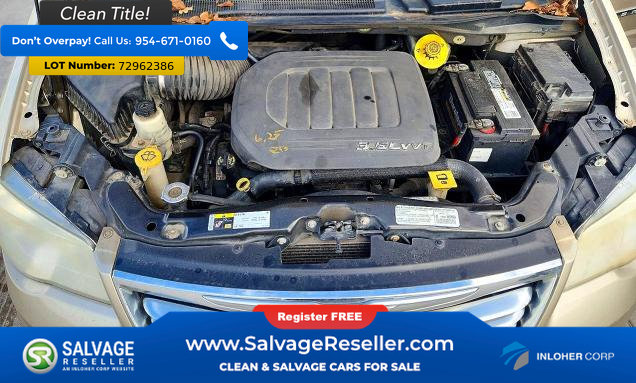 Used 2014 Chrysler Town & Country Touring FWD image 16