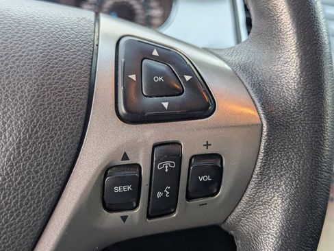 Used 2016 Ford Taurus SEL image 17