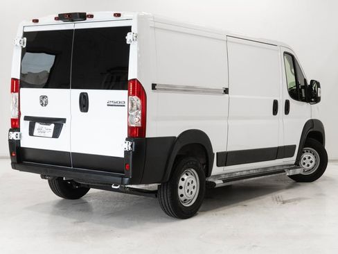 Used 2025 RAM ProMaster 2500 w/ U-Haul Equipment Group FWD image 24