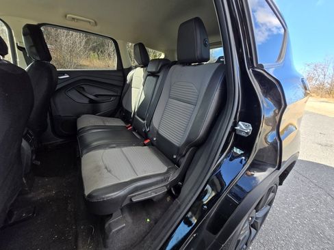 Used 2018 Ford Escape SE w/ SE Sport Appearance Package image 5