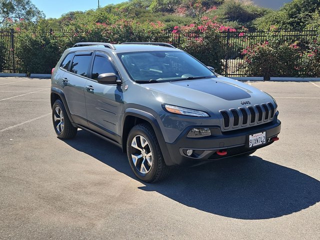 Used 2014 Jeep Cherokee Trailhawk w/ Leather Interior Group AWD/4WD image 3