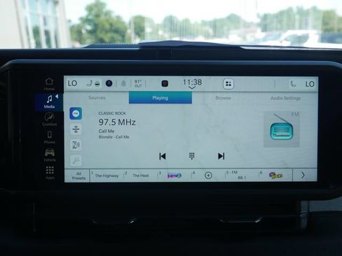 Used 2025 Jeep Wrangler Sport AWD/4WD image 18