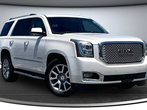 Used 2015 GMC Yukon Denali w/ Open Road Package AWD/4WD image 3