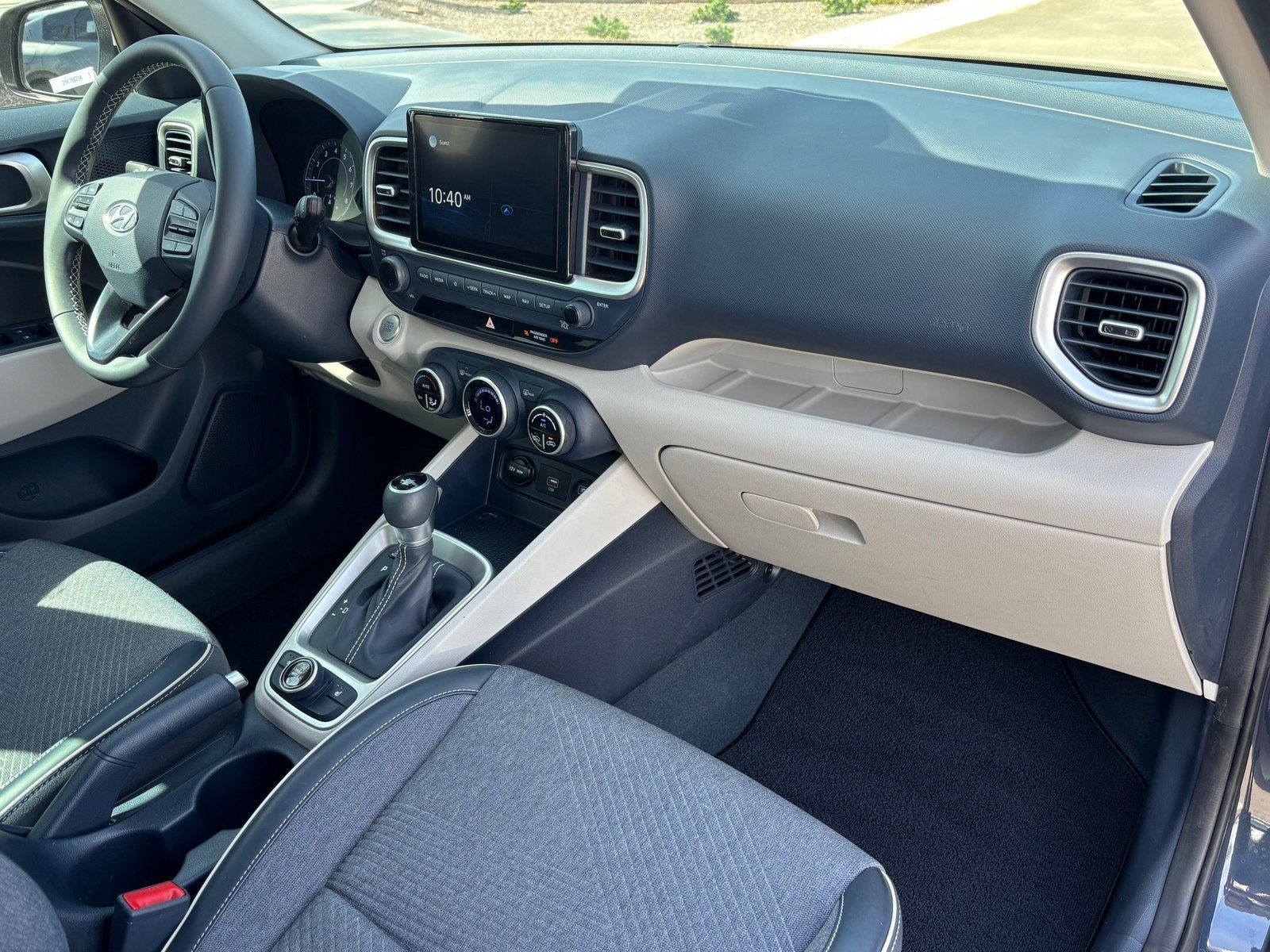Used 2021 Hyundai Venue FWD image 31