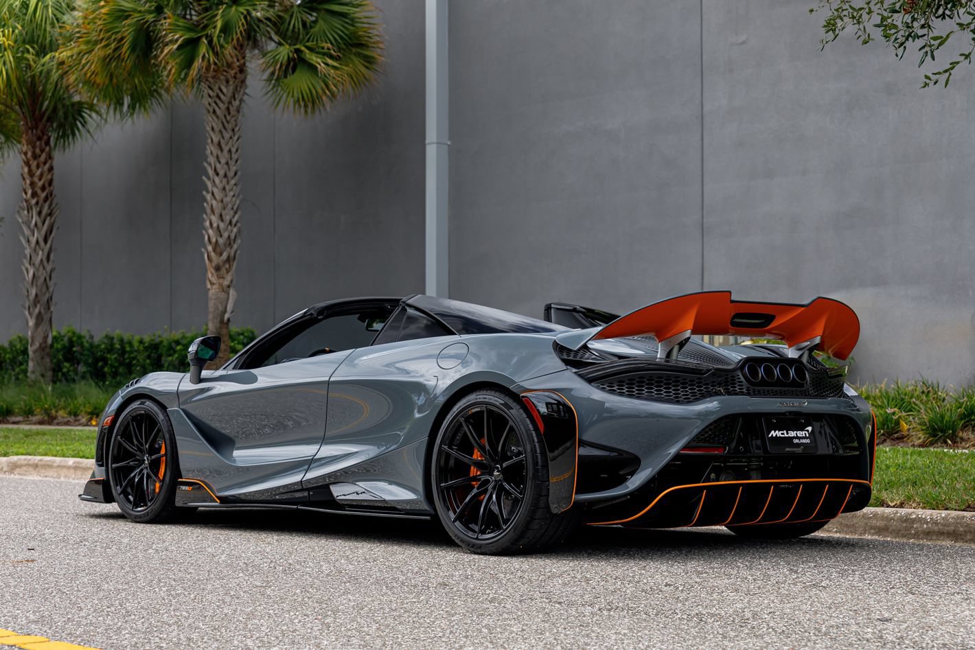 Used 2022 McLaren 765LT RWD image 33
