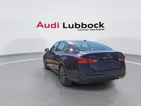 Used 2025 Nissan Altima 2.5 SV FWD image 7