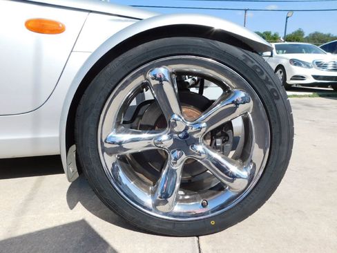 Used 2000 Plymouth Prowler image 9