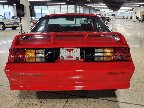 Used 1991 Chevrolet Camaro Z28 RWD image 3