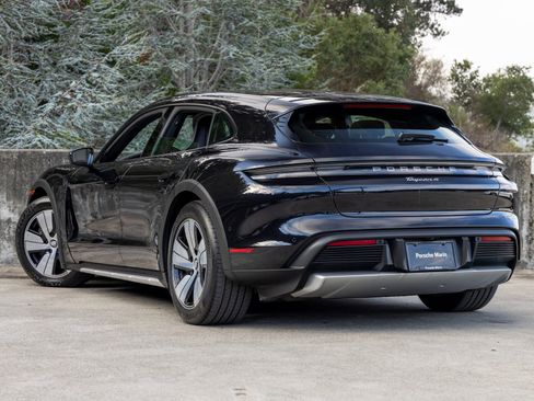 Certified 2022 Porsche Taycan 4 Cross Turismo image 3