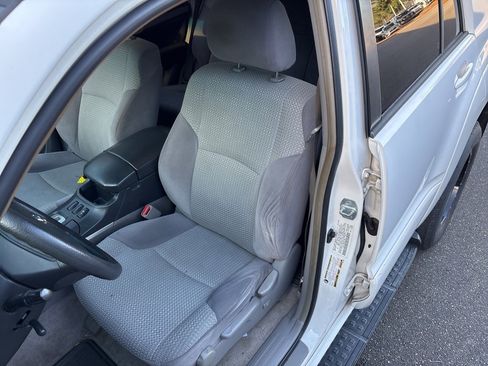 Used 2004 Toyota 4Runner SR5 image 3