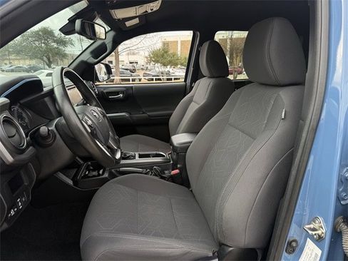 Used 2019 Toyota Tacoma TRD Sport w/ Technology Package image 27